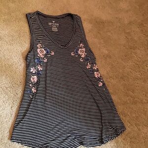 AEO embroidered tank top